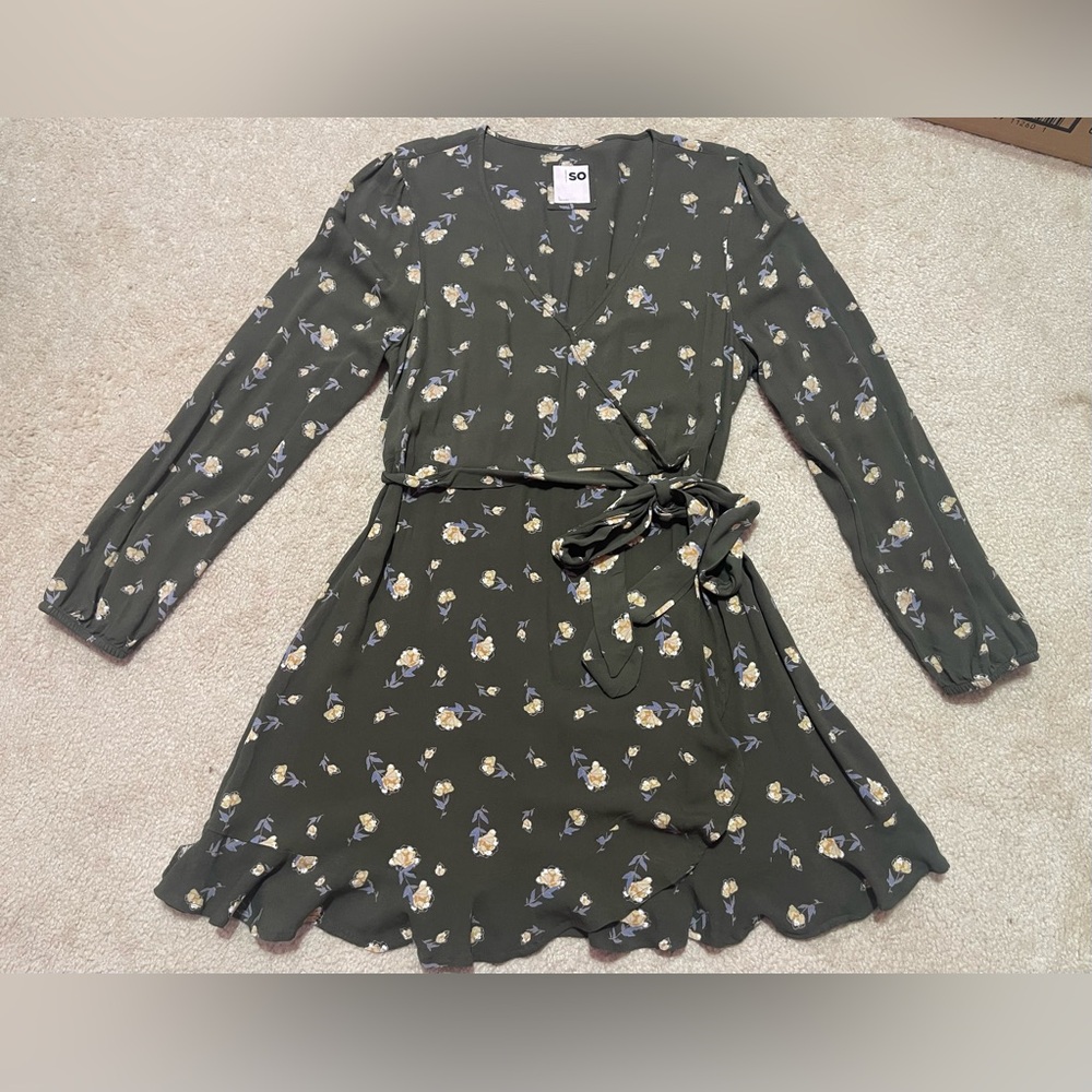 SO Large Long Sleeve Dress